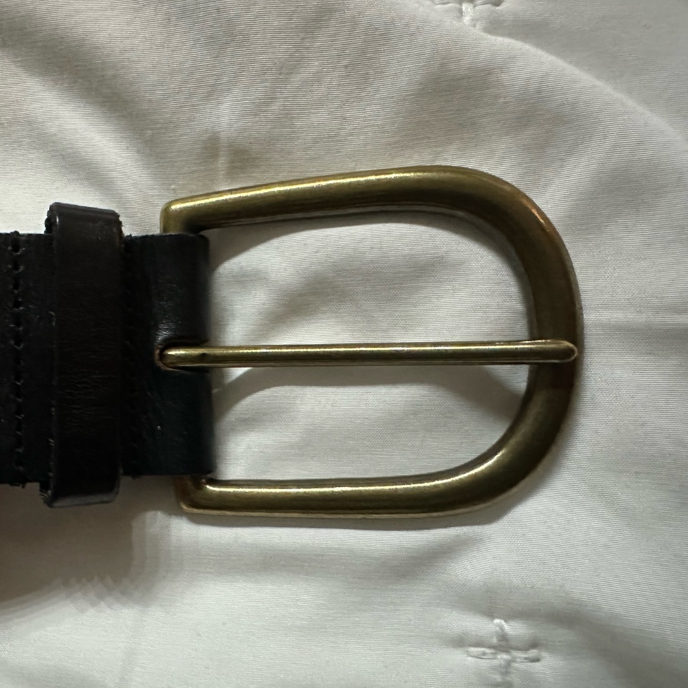 Gap 1969 Thick Black Genuine Leather Belt with Large Gold Buckle Size Small - Picture 5 of 7